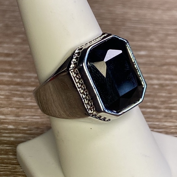 Men’s Black & Silvertone Signet Style Ring - Picture 3 of 10